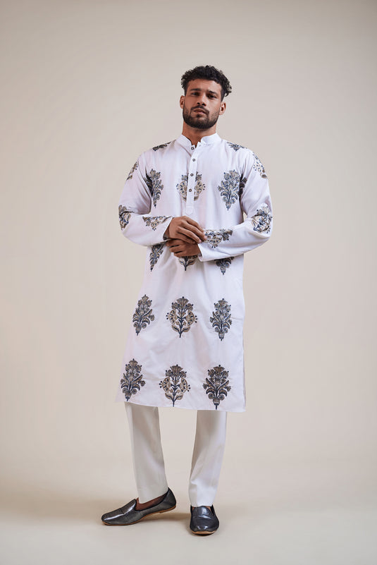 Husn ivory bootie kurta