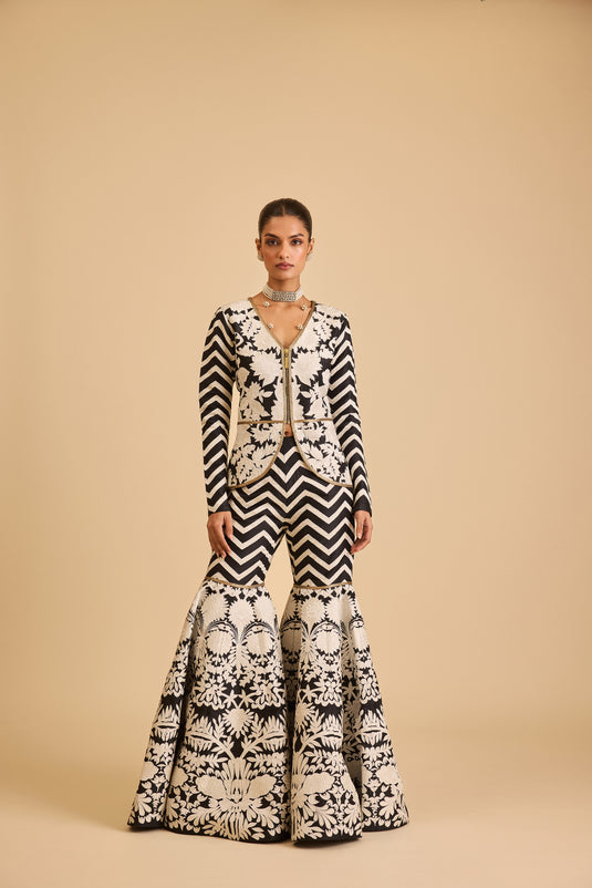 Miraas applique sharara
