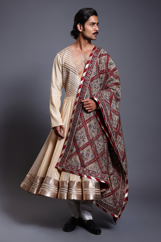 CF dupatta maroon