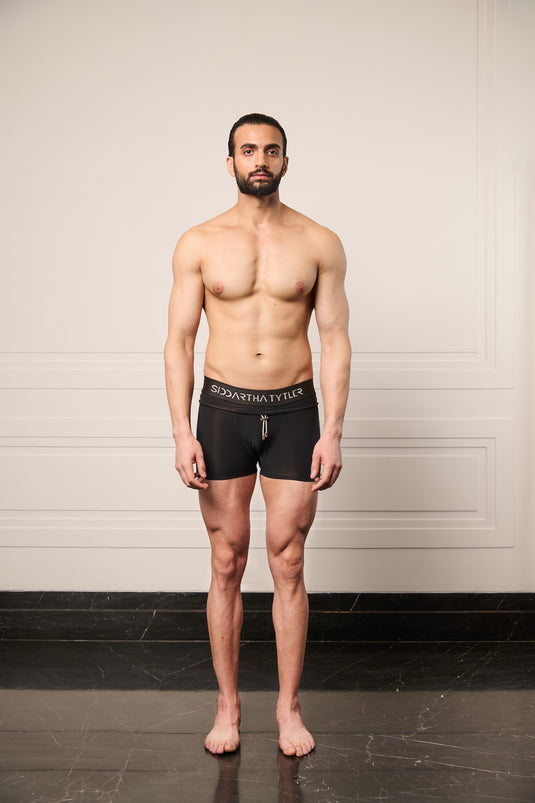 Resort silver on black layered trunk