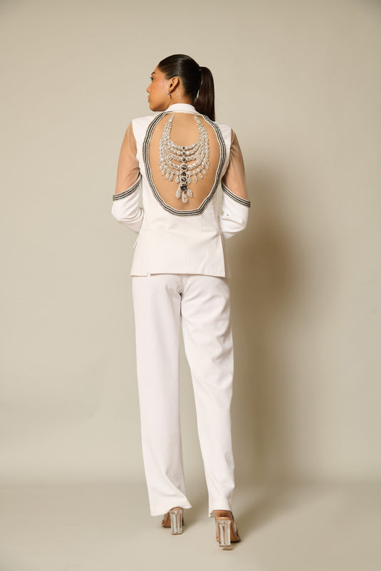 checkmate Ivory necklace suit