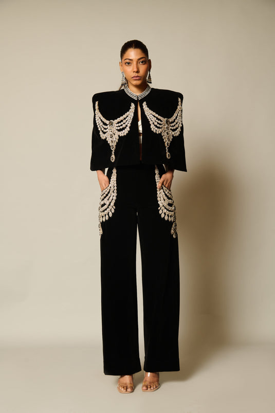 checkmate Necklace cape