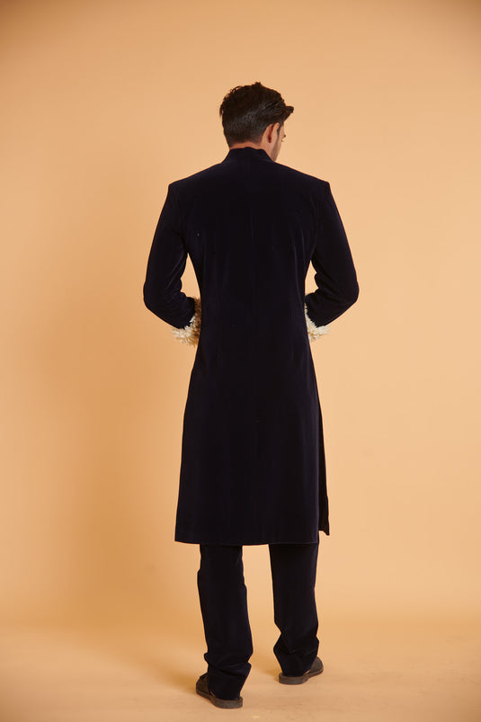 husn Noir ultra luxe gajra traditional formal