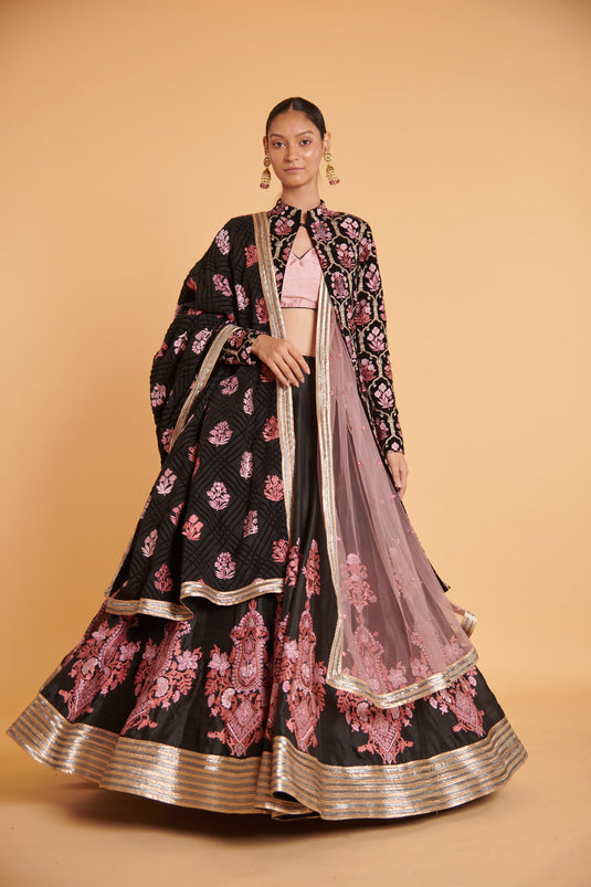 husn Noir blush gilded aari tradition