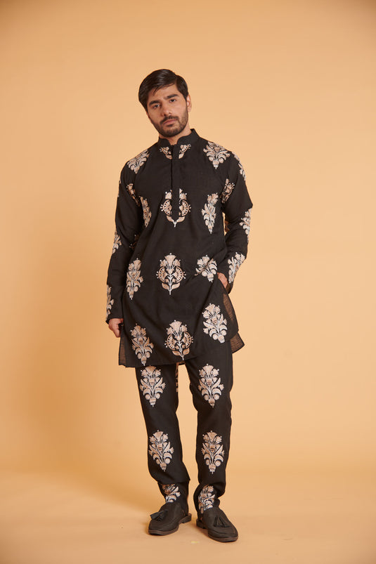 husn Noir aari booti traditional casual