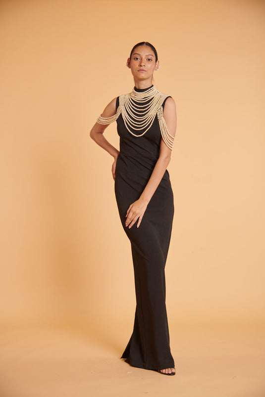 husn Noir ocean column