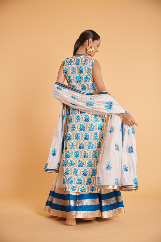 husn Vanilla cerulean aari sharara