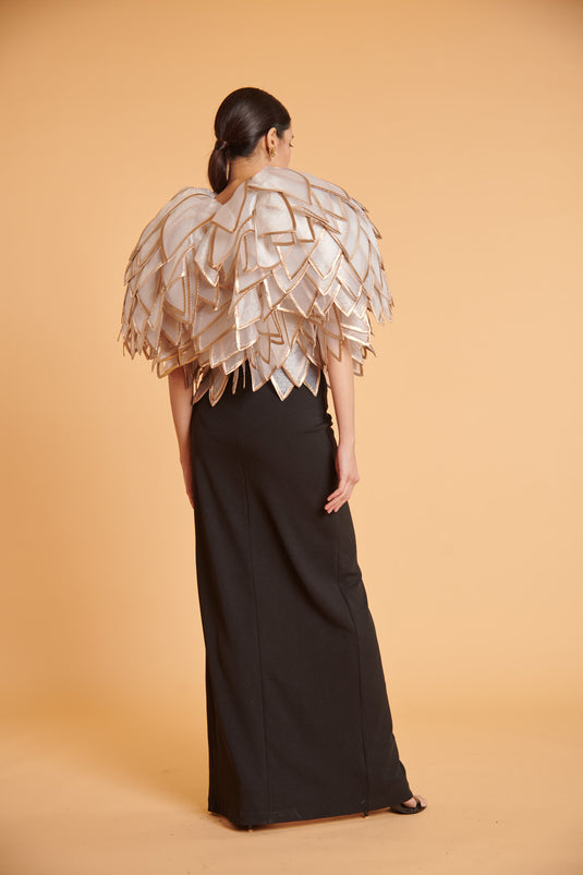 husn Noir knit vanilla gilded flora column