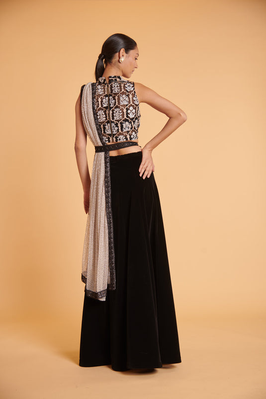 husn Noir ultra glam aari tradition