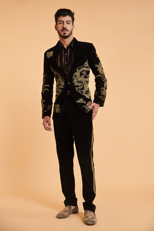 SUIT