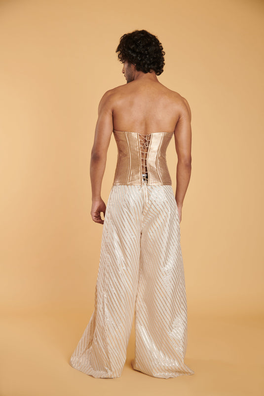 GENERATION GOLD Gilded Hakama him.