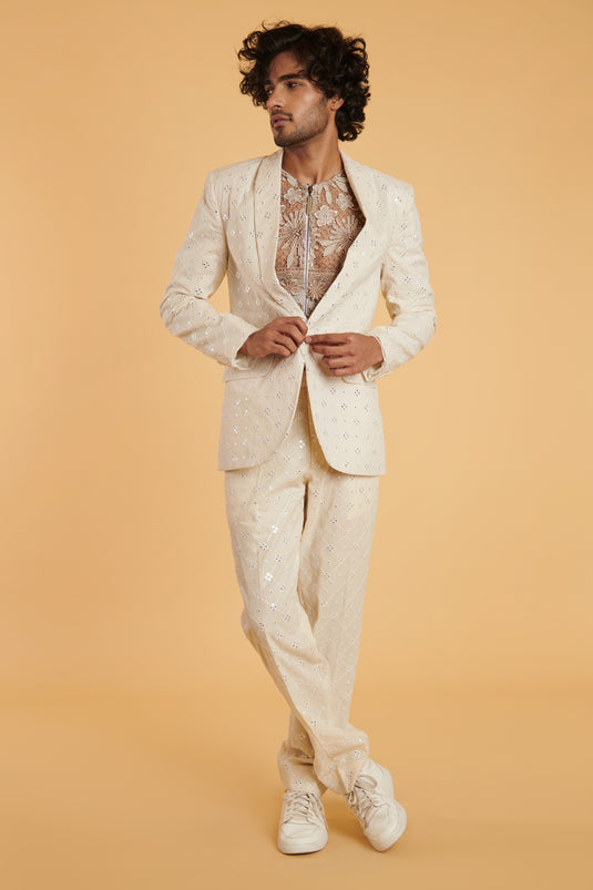 GENERATION GOLD Vanilla reflection nature formal.