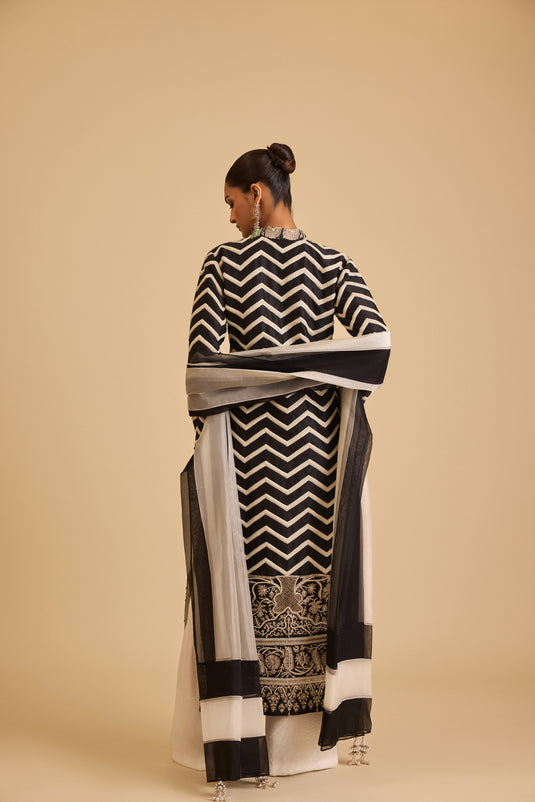 Miraas taj mahal kurta