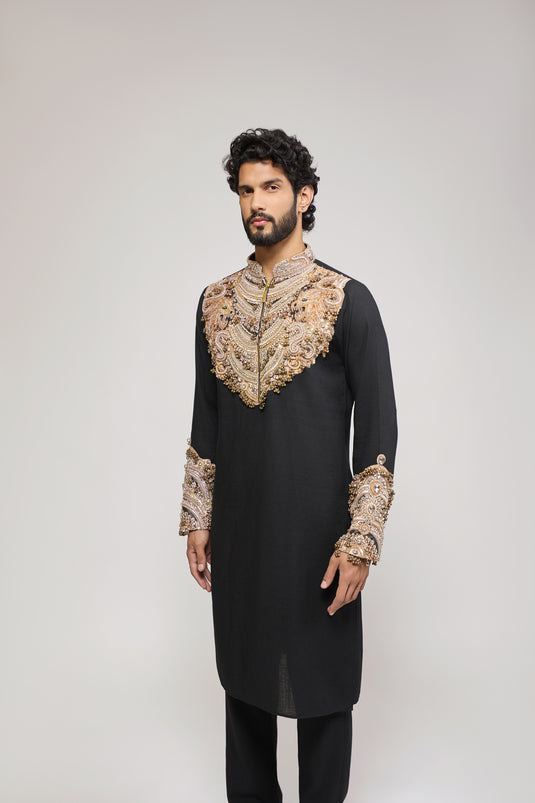 Unapologetic necklace yoke kurta