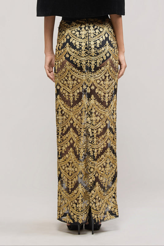 Unapologetic thread work skirt