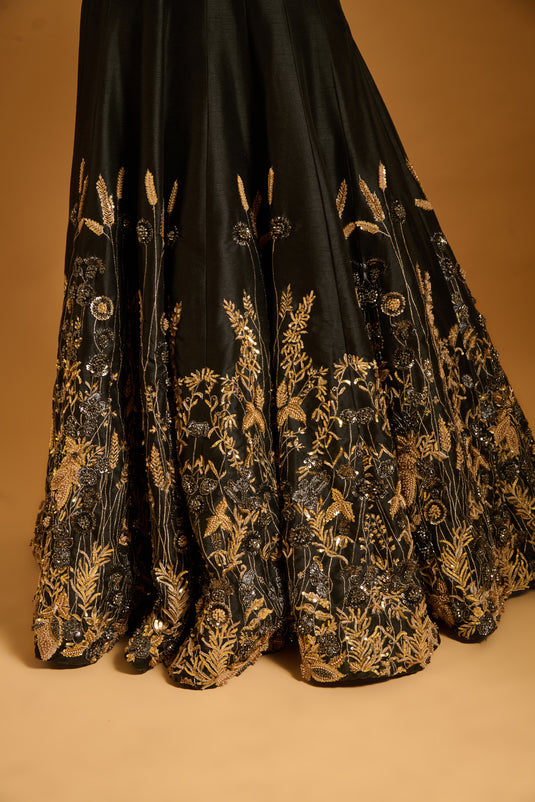 Trifecta black farmstead lehenga